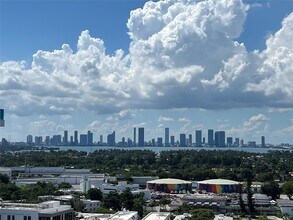 2401 Collins Ave, Unit 1906 in Miami Beach, FL - Building Photo - Building Photo