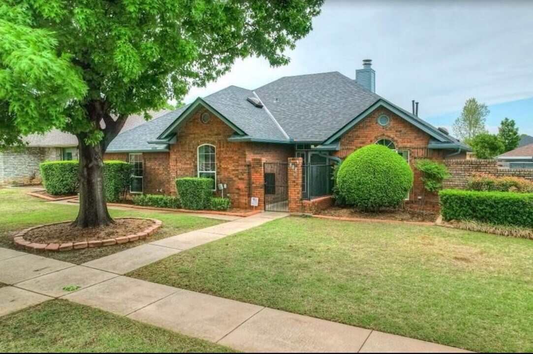 808 NW 142nd St in Edmond, OK - Building Photo