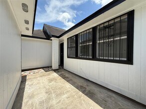 6347 Marinwood Dr in Houston, TX - Building Photo - Building Photo