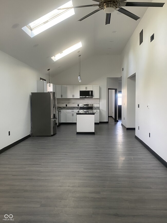 2435 Columbia Ave in Indianapolis, IN - Building Photo - Building Photo