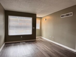 1050 Sand Wedge Cir in Kennesaw, GA - Building Photo - Building Photo