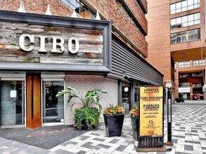 125 Yorkville Ave, Unit SI ID1316392P in Toronto, ON - Building Photo - Building Photo