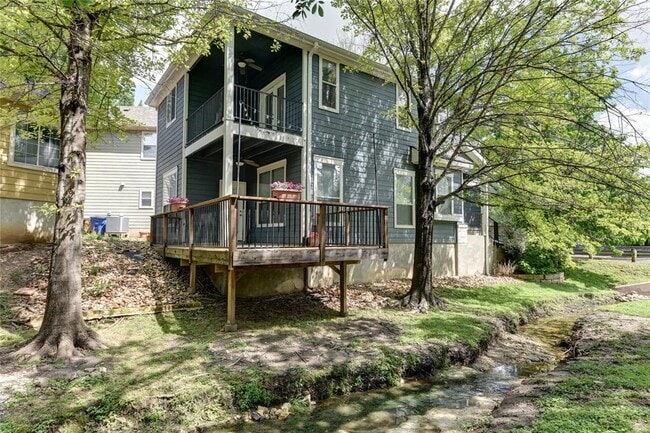 411 W St Elmo Rd in Austin, TX - Building Photo - Building Photo