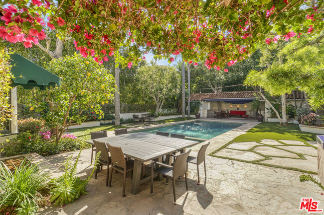 627 Alta Dr in Beverly Hills, CA - Building Photo - Building Photo