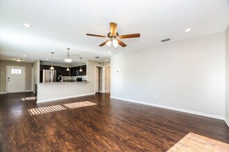 8200 Highfield Ave in Jacksonville, FL - Foto de edificio - Building Photo