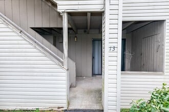 254 Burgundy Hill Ln in Middletown, CT - Building Photo - Building Photo