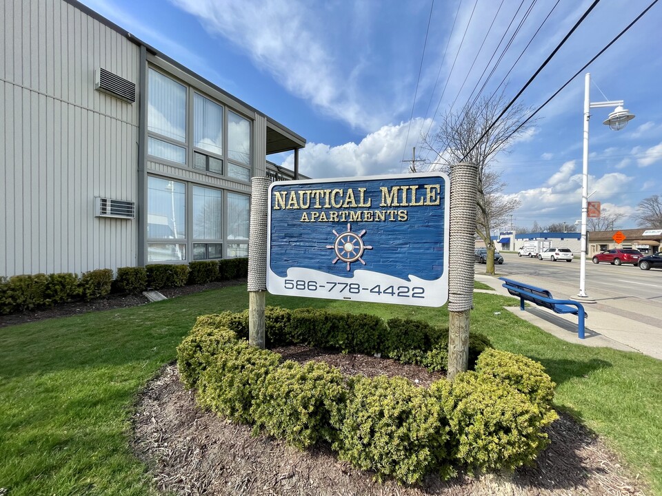 Nautical Mile Apartments in St. Clair Shores, MI - Foto de edificio