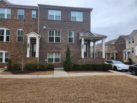 596 Sunset Park Dr in Suwanee, GA - Building Photo