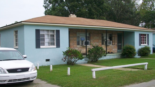 4902-4924 Schmidt St in Fayetteville, NC - Building Photo - Building Photo