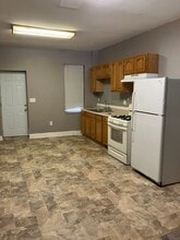 510 Eastlynne Ave in Baltimore, MD - Building Photo - Building Photo