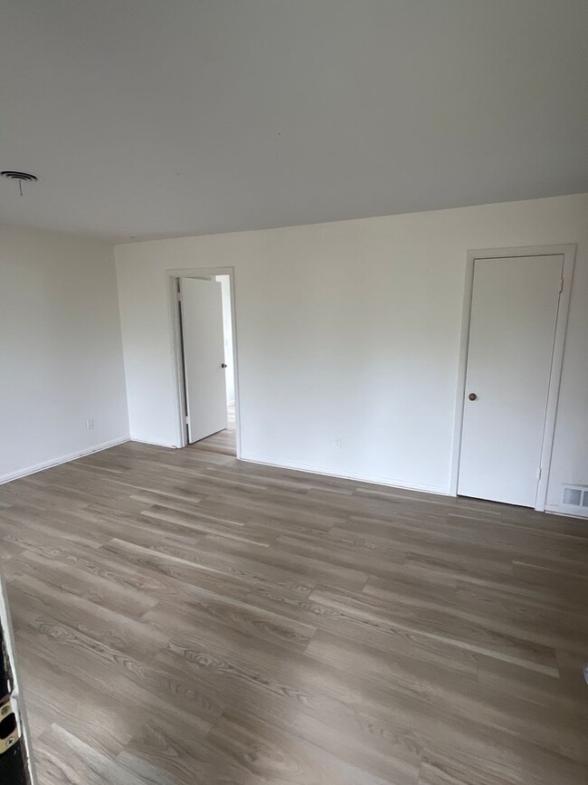 2307 Anderson St in Irving, TX - Building Photo - Building Photo