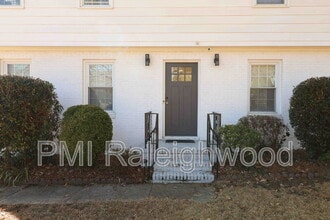 322 E Millbrook Rd in Raleigh, NC - Building Photo - Building Photo