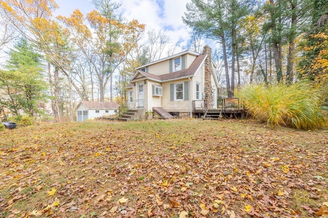 70 Snipsic Lake Rd in Ellington, CT - Building Photo - Building Photo