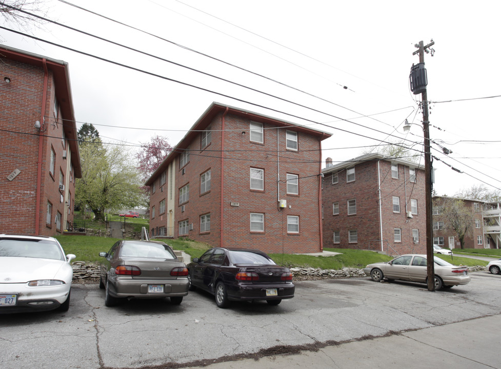 1019 N 48th Ave in Omaha, NE - Foto de edificio