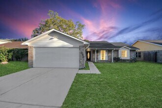 15030 Royal Shadows Dr in Houston, TX - Building Photo - Building Photo