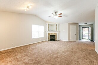 6551 Jarvis Dr in Indianapolis, IN - Foto de edificio - Building Photo