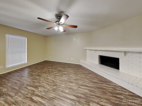 1005 Llano Trail in Grand Prairie, TX - Building Photo - Building Photo