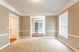 4930 Brooksview Cir in New Albany, OH - Building Photo - Building Photo