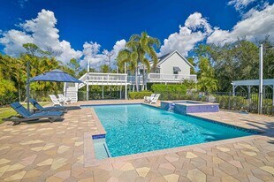 6941 Hunters Rd in Naples, FL - Building Photo