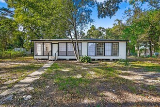 16643 Lake Cir in Conroe, TX - Building Photo - Building Photo