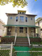2925 Helen St in Detroit, MI - Building Photo - Building Photo