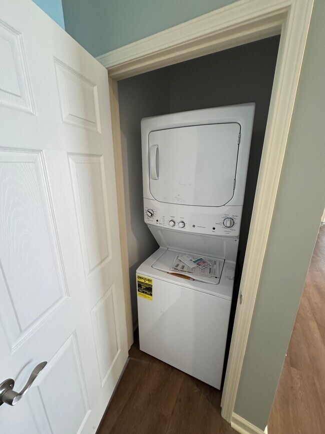 260 Cedar St in Jackson, TN - Foto de edificio - Building Photo