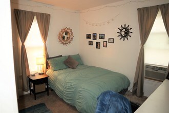 84 3rd St, Unit 1 in California, PA - Building Photo - Building Photo