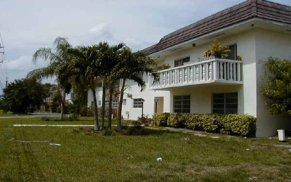 Biscayne Gardens Apartments in Miami, FL - Foto de edificio