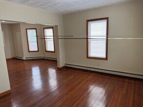 64 Paris St, Unit 1 in Medford, MA - Building Photo - Building Photo