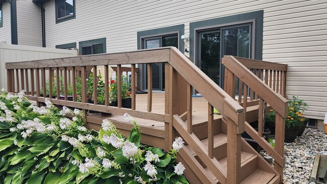 1226 Charleston Ct in Northville, MI - Building Photo - Building Photo