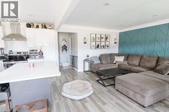 325 E 18th St in Hamilton, ON - Building Photo - Building Photo