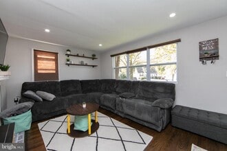 521 5th Ave in Barrington, NJ - Foto de edificio - Building Photo