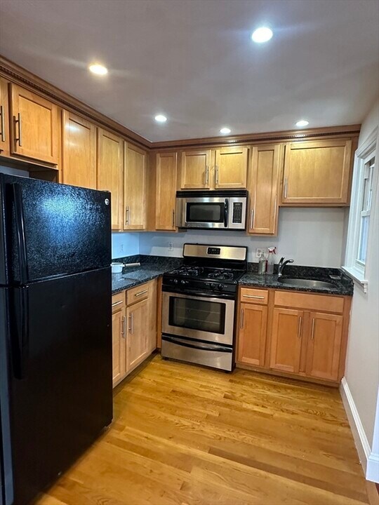 37 Aldie St, Unit 3A in Boston, MA - Foto de edificio