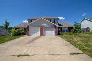 1413-1415-1415 N Frideriki Dr in Columbia, MO - Building Photo