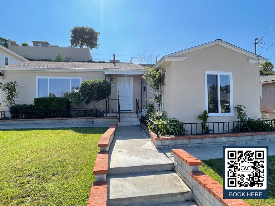 2967 Dove St in San Diego, CA - Building Photo