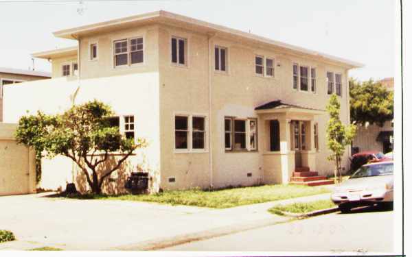 1247 Versailles Ave in Alameda, CA - Foto de edificio - Building Photo
