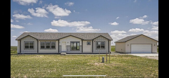 property at 61605 E 38th Ave