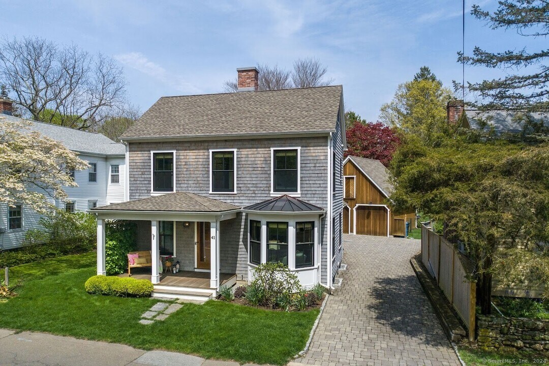 41 Liberty St in Madison, CT - Building Photo