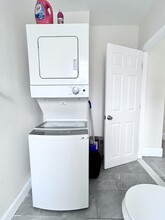 61 Thatcher St, Unit 2 in Brookline, MA - Building Photo - Building Photo