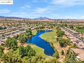 909 Suntan Ln in Brentwood, CA - Building Photo - Building Photo