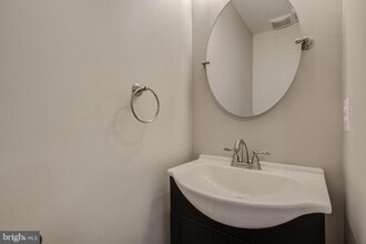 7001 Trek Way in Gainesville, VA - Building Photo - Building Photo