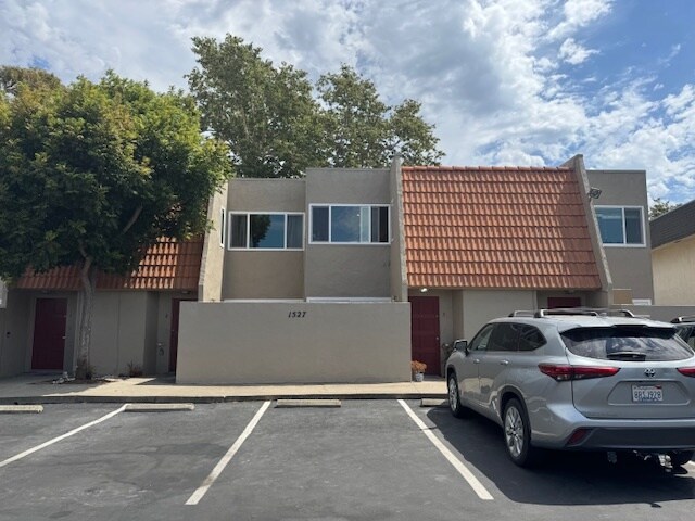 1527 Royal Way, Unit #4 in San Luis Obispo, CA - Foto de edificio