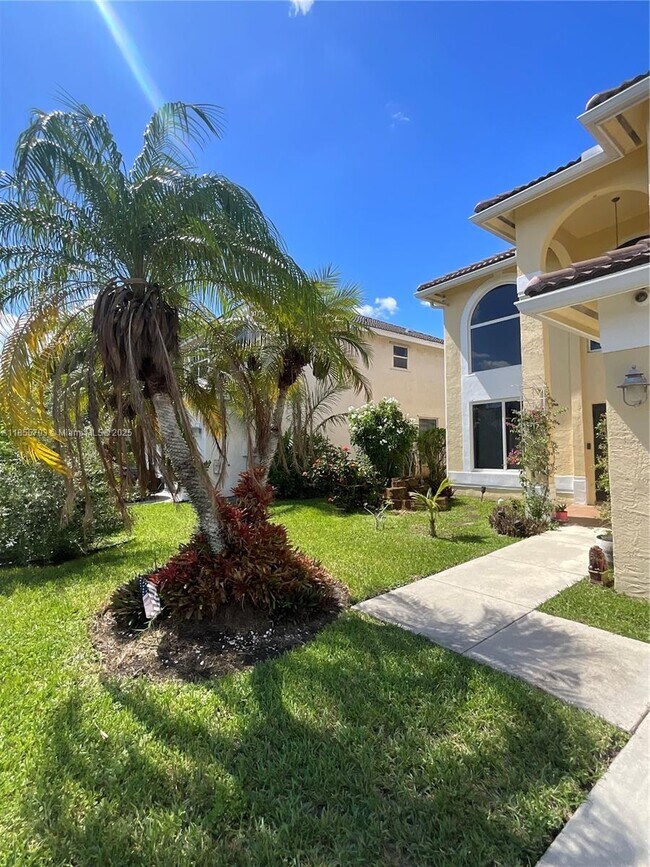 18511 NW 14th St in Pembroke Pines, FL - Building Photo - Building Photo