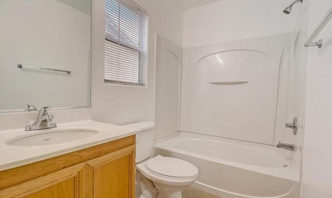 8819 W Peace Treaty Ave in Las Vegas, NV - Building Photo - Building Photo