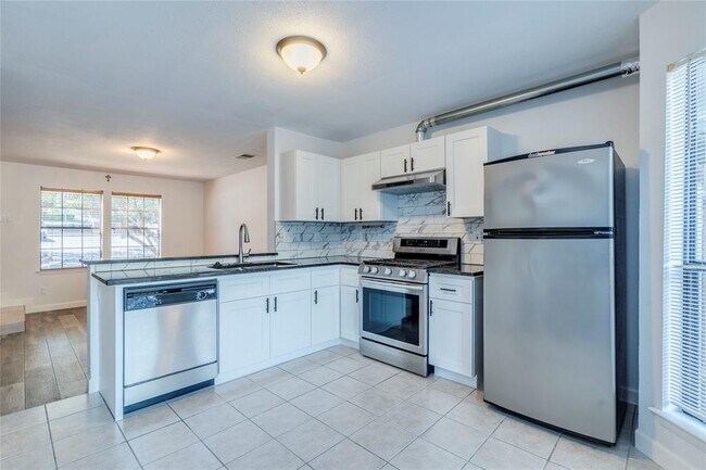property at 1411 Gracy Farms Ln
