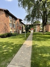 The Countryside in Countryside, IL - Foto de edificio - Building Photo