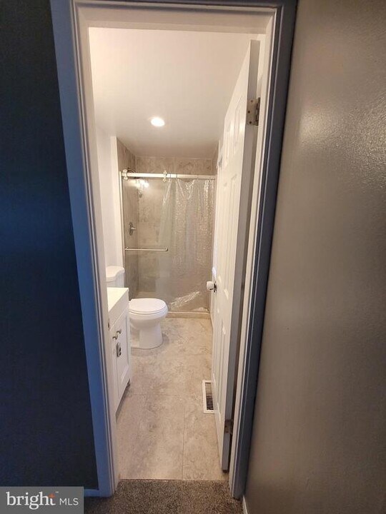 12 Hasting Ln in Willingboro, NJ - Building Photo