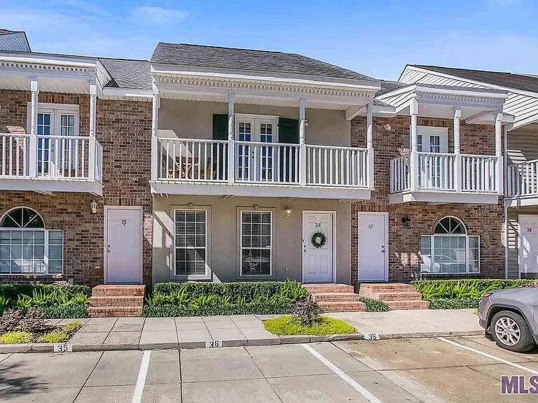 2210 Christian St in Baton Rouge, LA - Foto de edificio