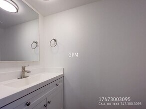 137 Carr Dr in Glendale, CA - Building Photo - Building Photo