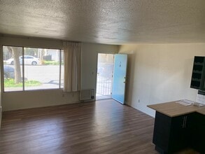 1525 22nd St, Unit 8 in Sacramento, CA - Foto de edificio - Building Photo